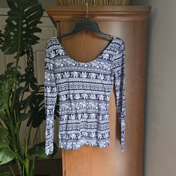 Navy and White Patterned Women's Top - Picture 2 of 3